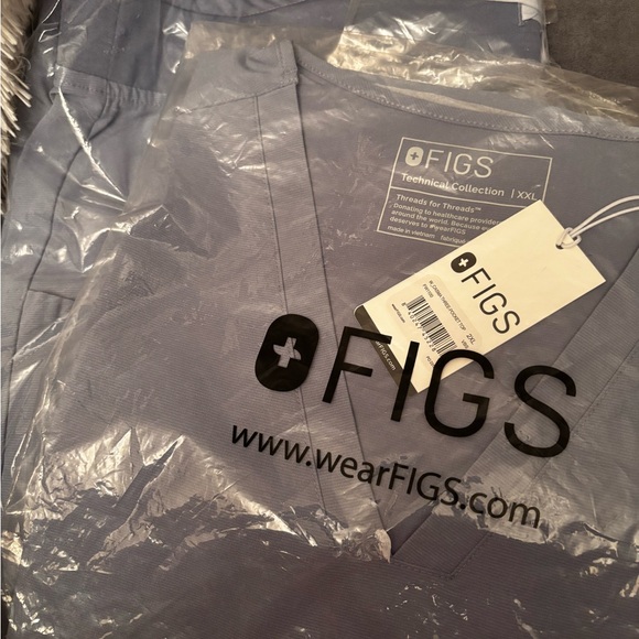 Figs Set (Top & Bottom) Light Blue Medical Scrubs - Picture 2 of 3